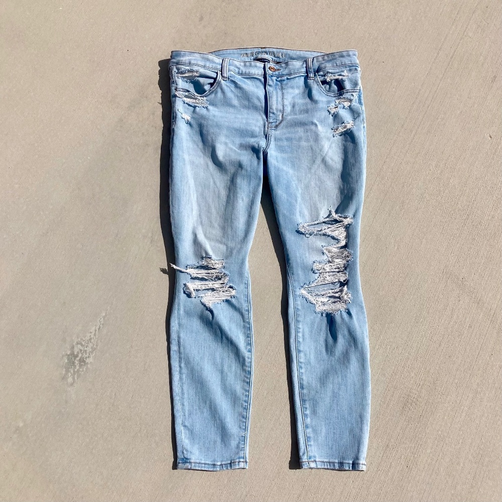AE American Eagle Next Level Low-Rise Ripped Jegging Jeans